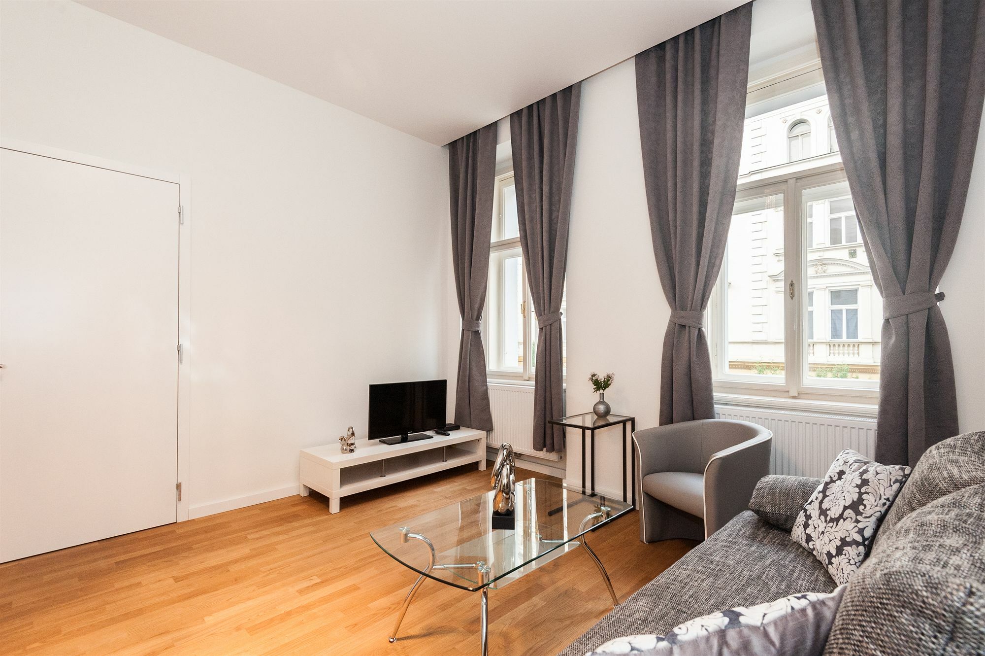 Designer Apartment *